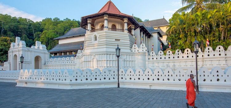 Sri-Lanka-Tour-Package-Kandy-Trip