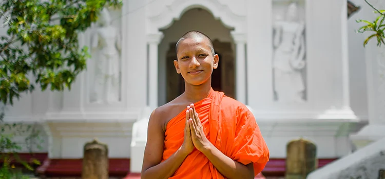buddhist-monk-in-the-temple